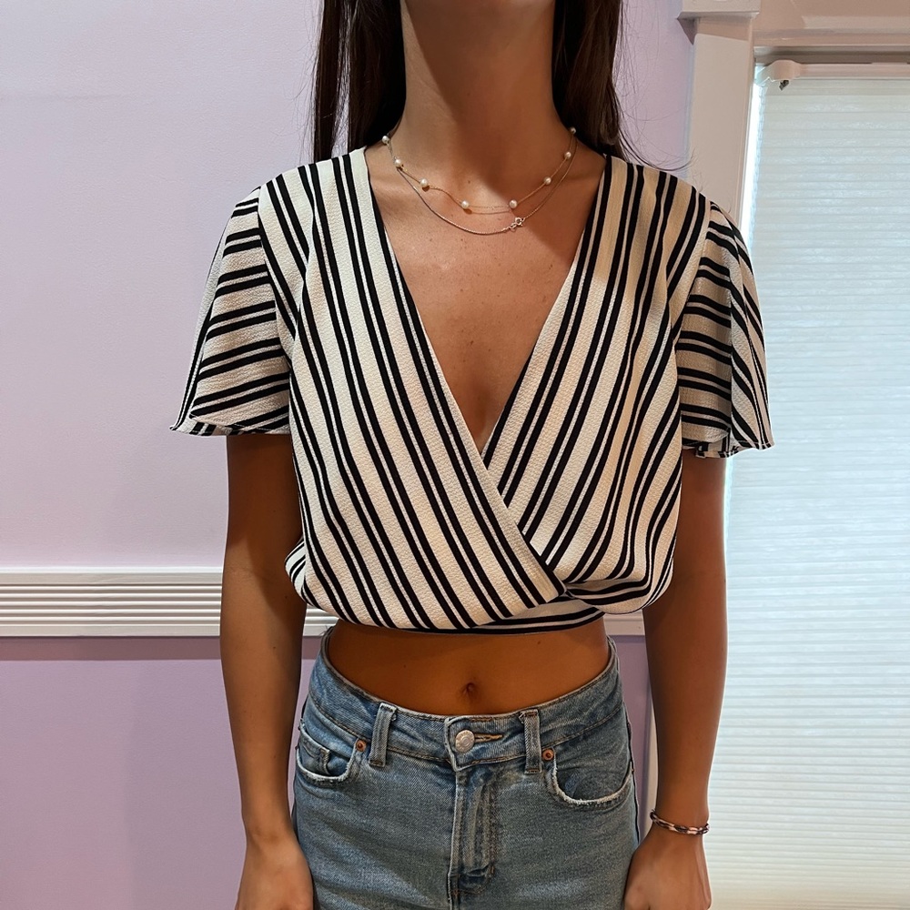 Aqua black and white crop top